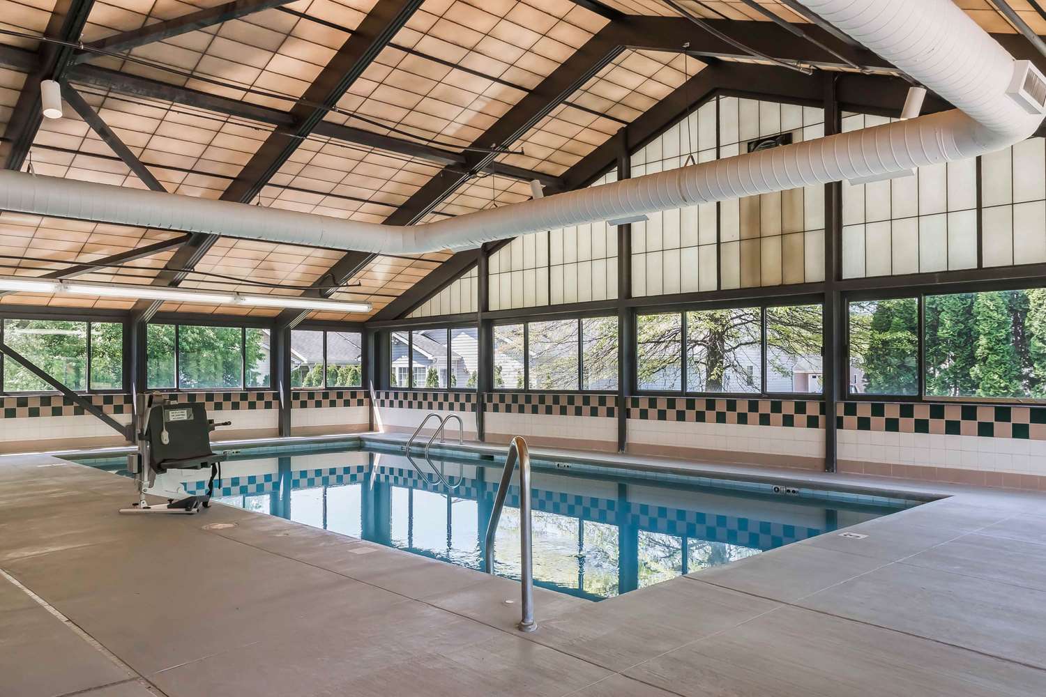 swimming pool spa