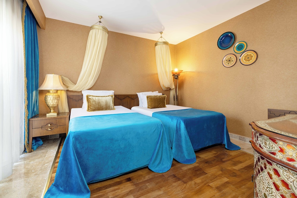 Villa, Double and Twin Beds