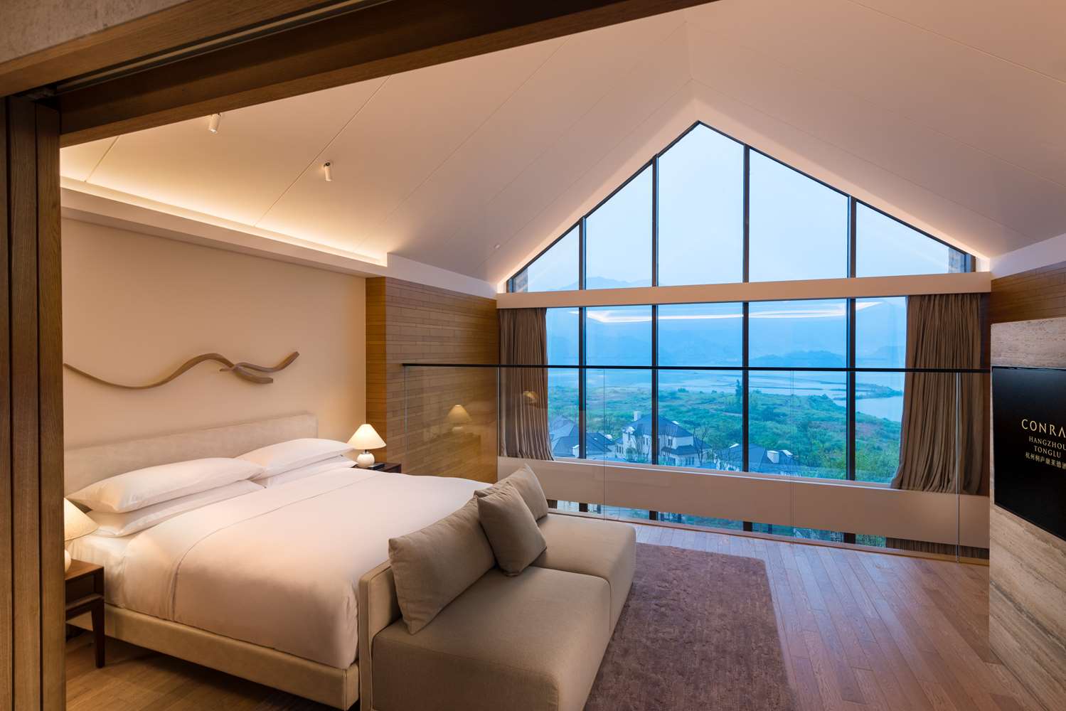 Duplex, Premium, Suite