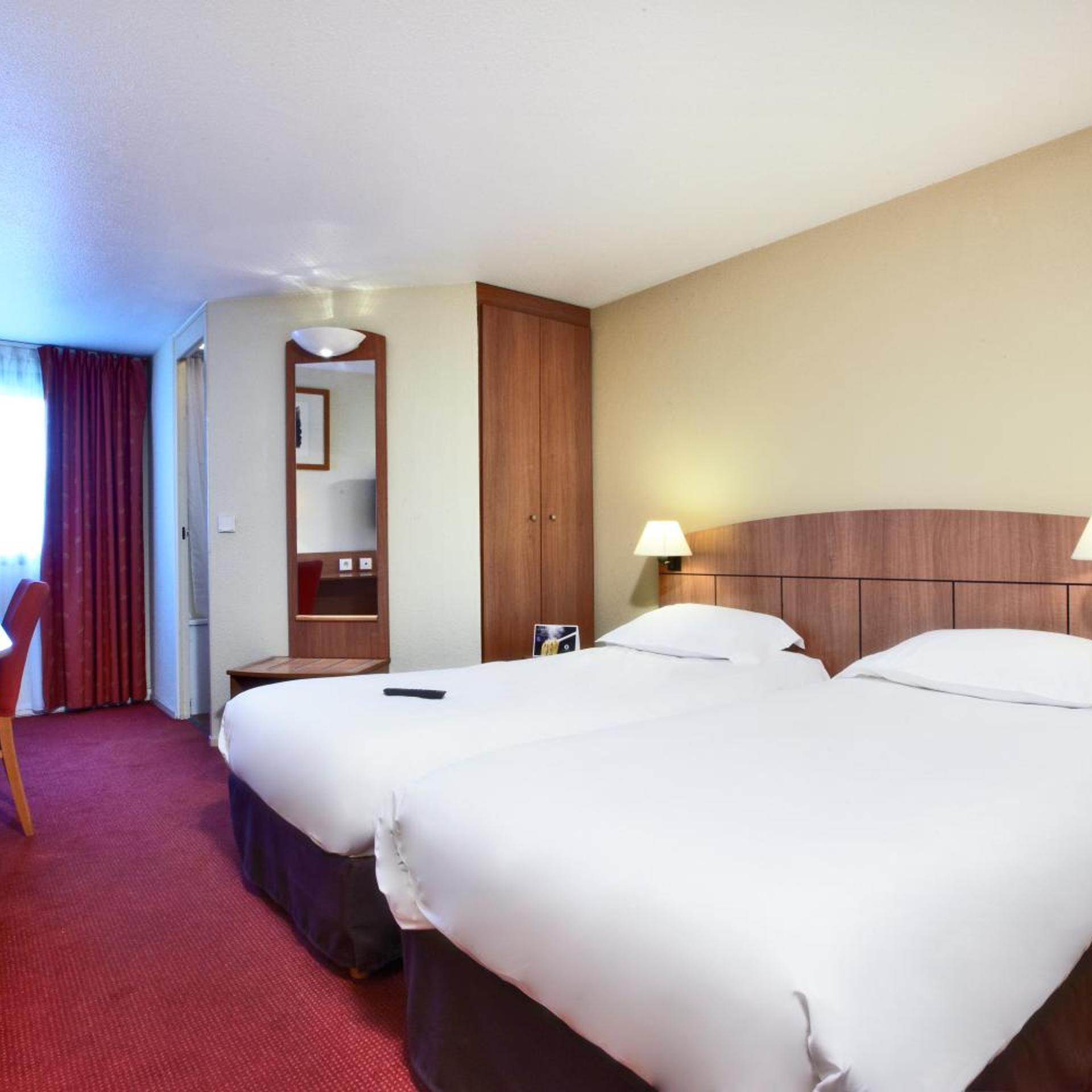 Room, Twin Beds