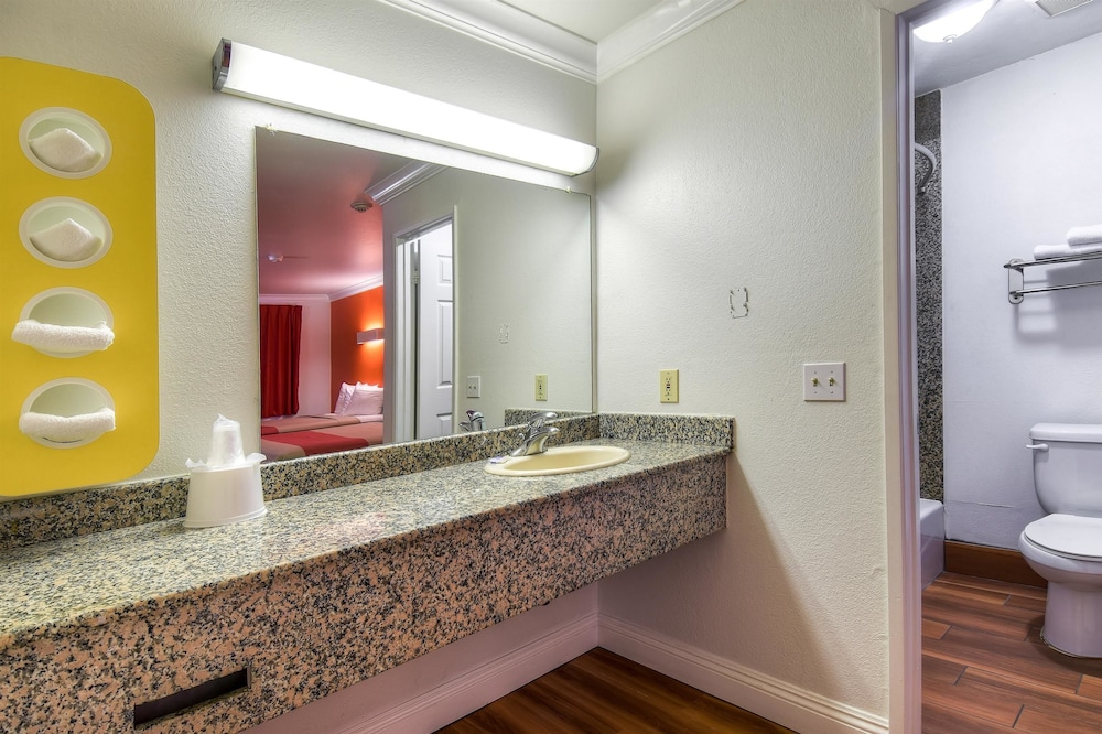 Motel6 Menifee, CA 19/71