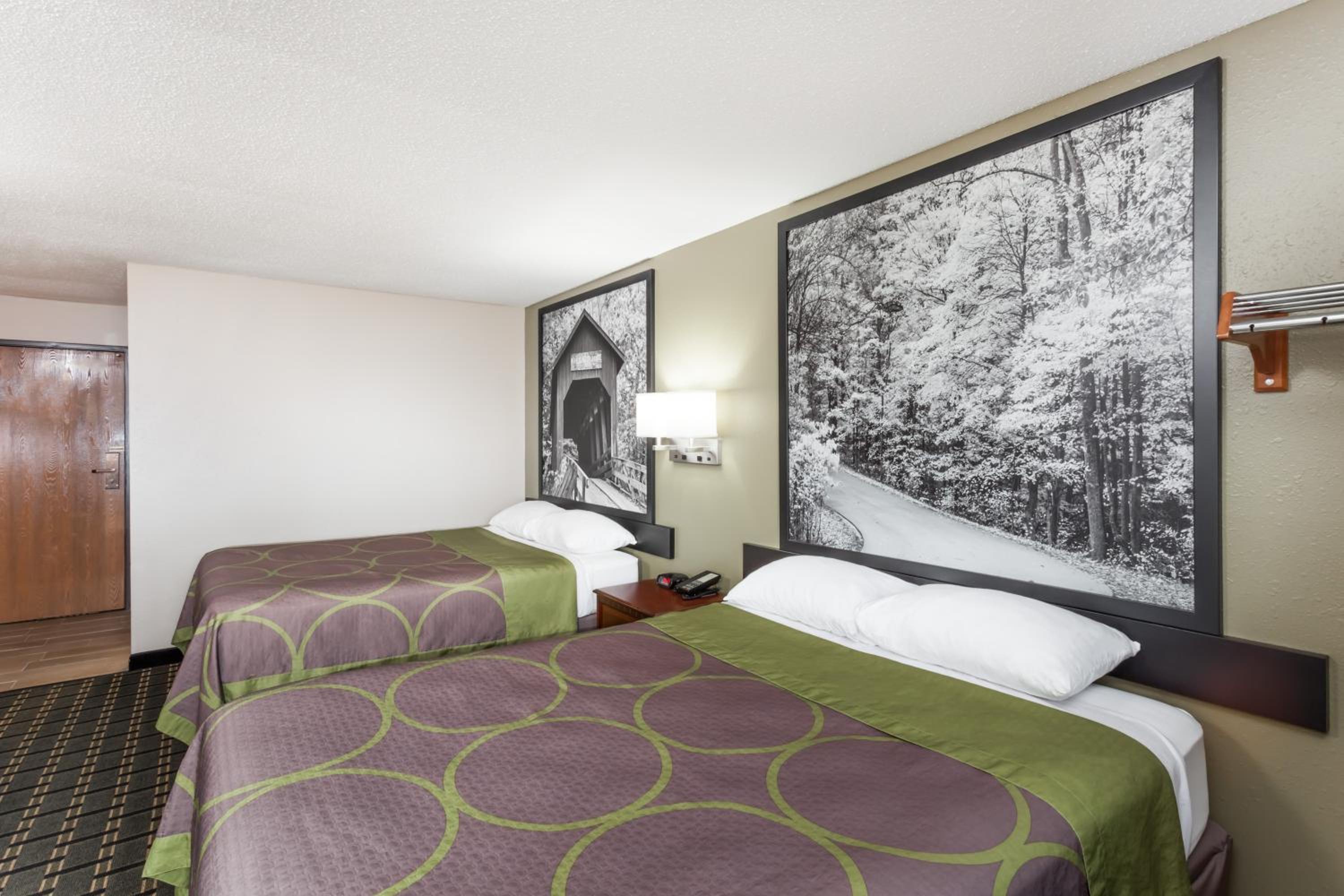 Deluxe, 2 Queen Beds