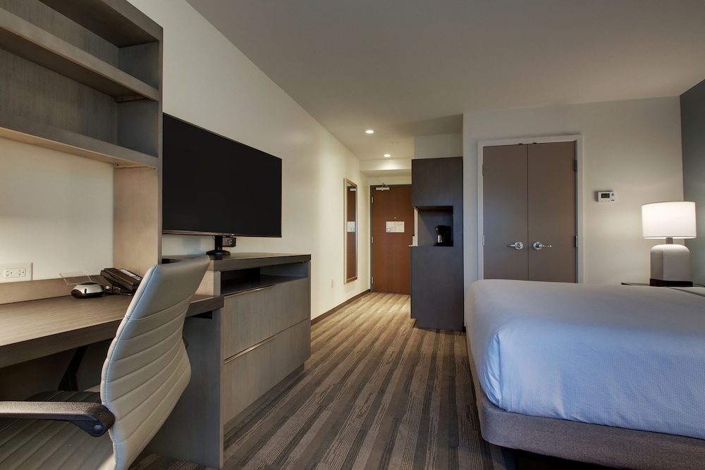 Hyatt House Oak Brook 26/64