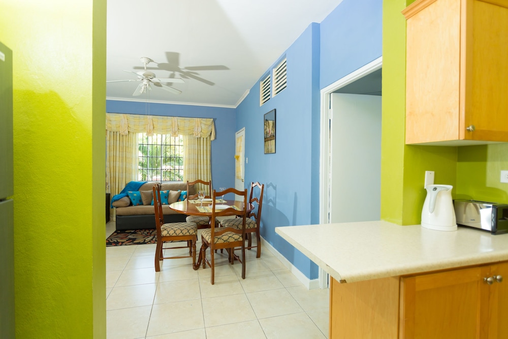New Kingston Apt At Wellington Cove 23/27