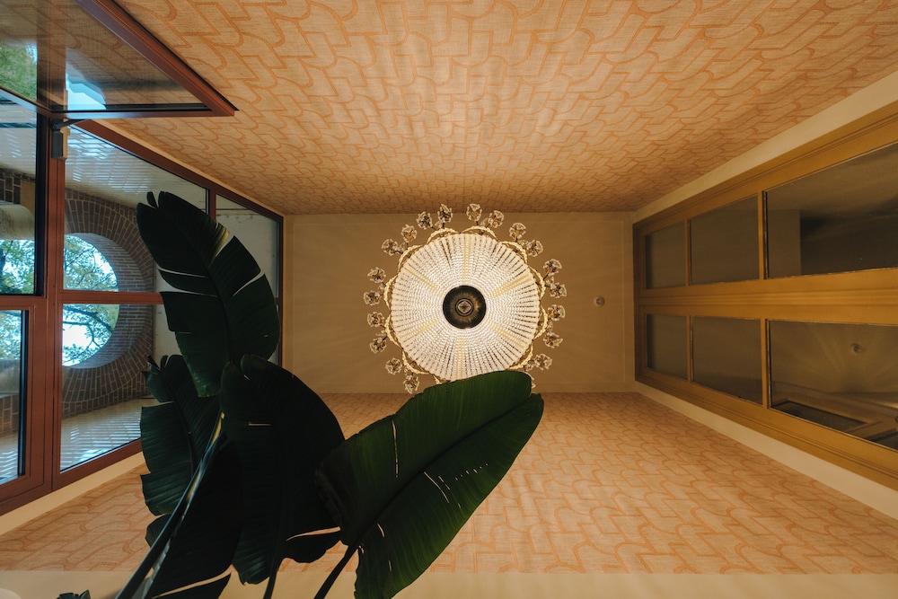 Omega Hotel 3/41