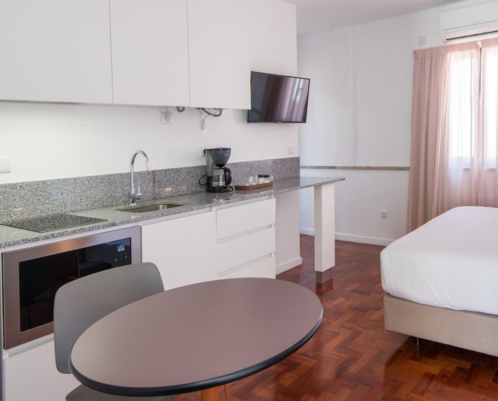 Lisbon Serviced Apartmentos - Campos 36/48