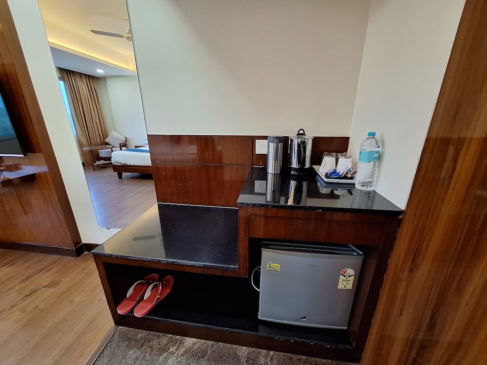 LN Hotels and Resorts 43/48