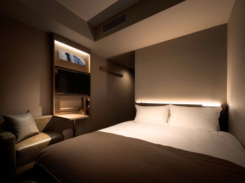 STANDARD, LARGE SINGLE BED