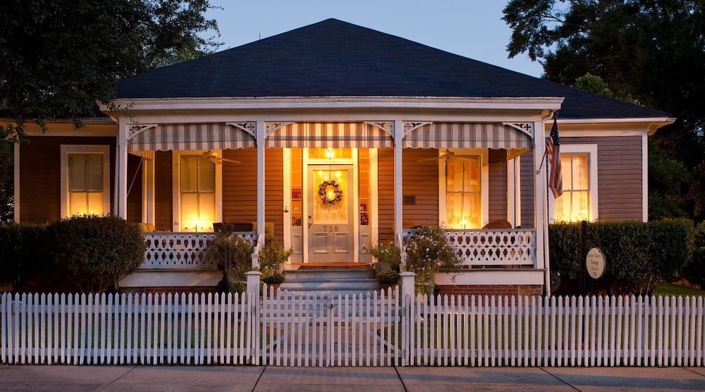Devereaux Shields House 4/62
