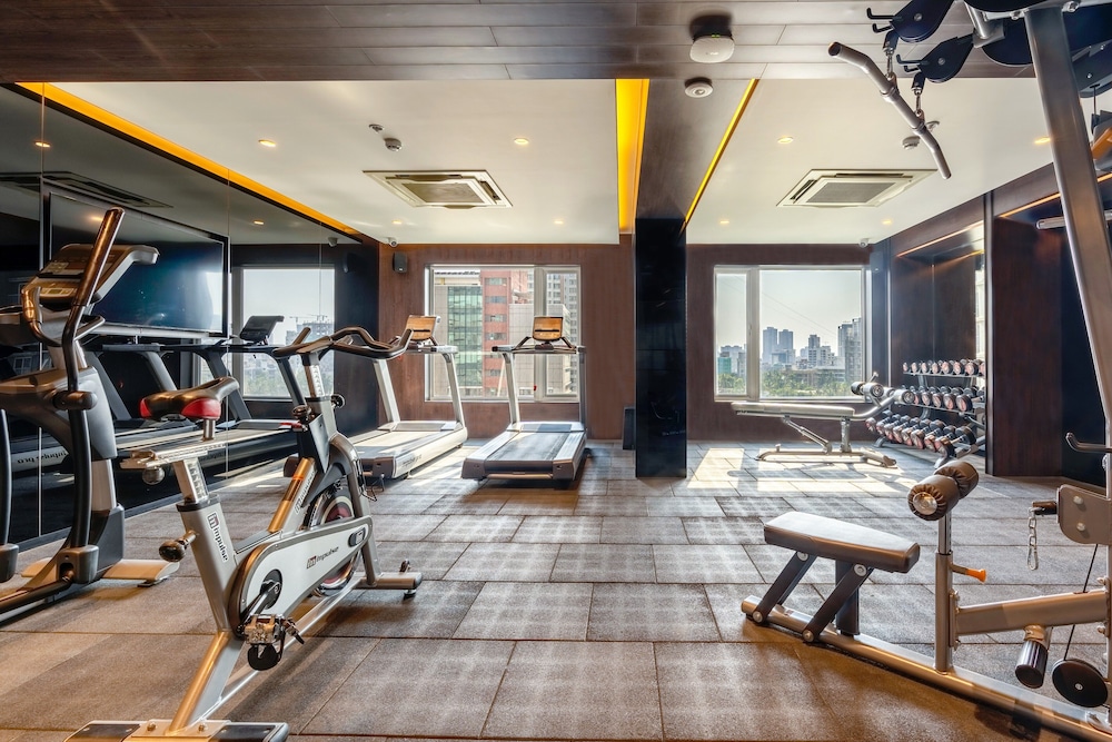 The Fern An Ecotel Hotel Goregaon 33/64