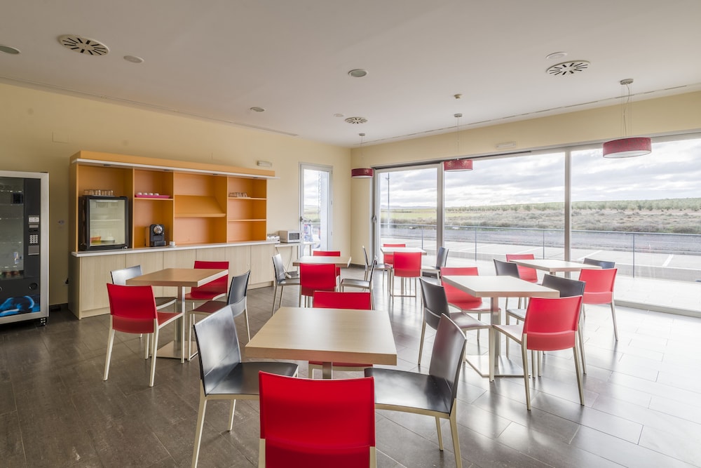 280 Hotel Formerly Premiere Classe Zaragoza 280 42/54