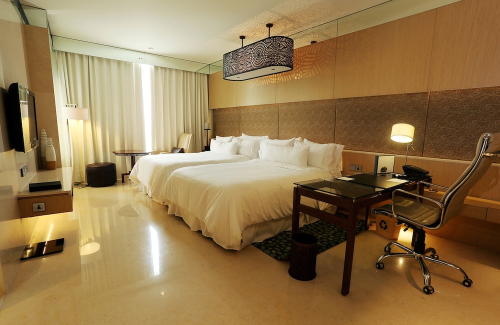 The Westin Gurgaon New Delhi 25/60