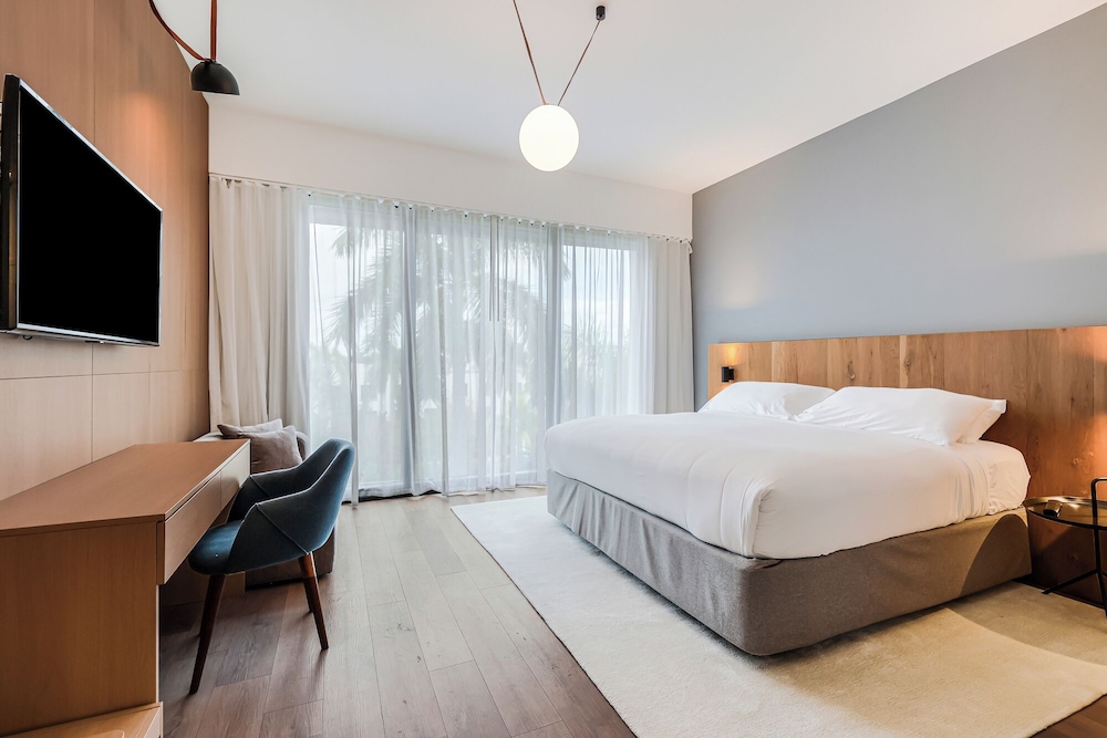 The March Hotel 21/58