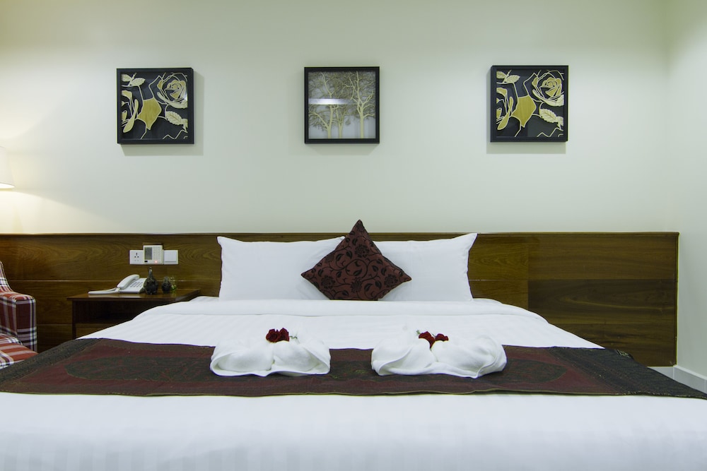 Rose Emerald Hotel 31/63