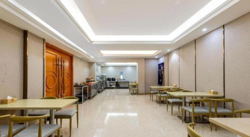 Vienna Hotel Guangzhou Luochongwei Passenger Station 33/43