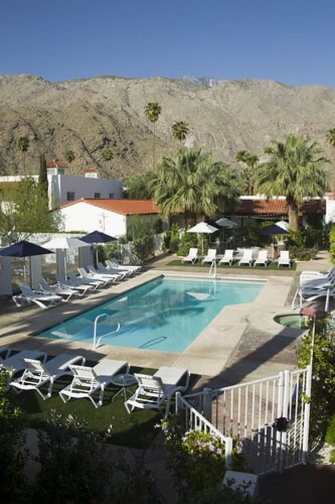 Alcazar Palm Springs 33/37
