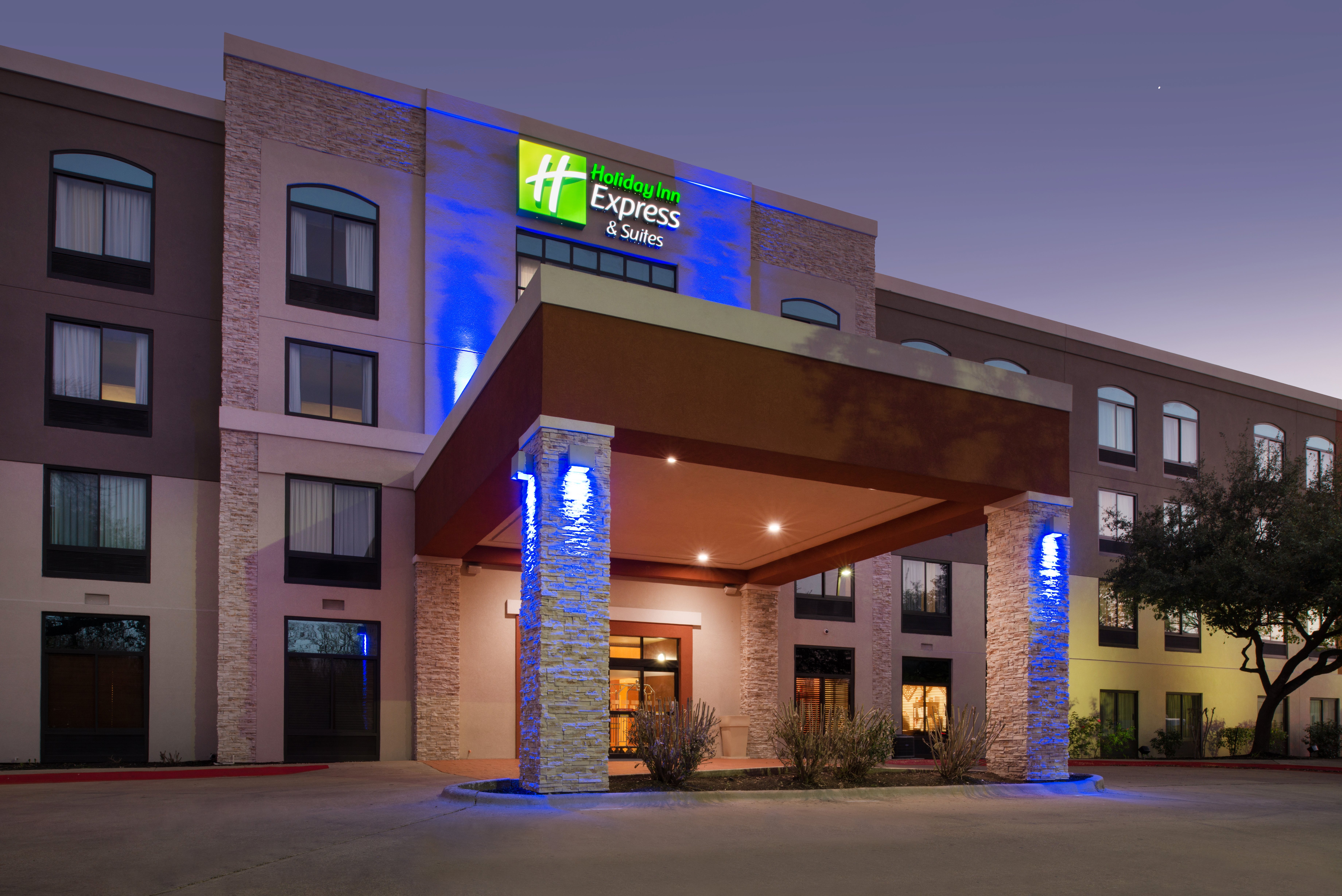 Holiday Inn Express Austin North Central 8/65