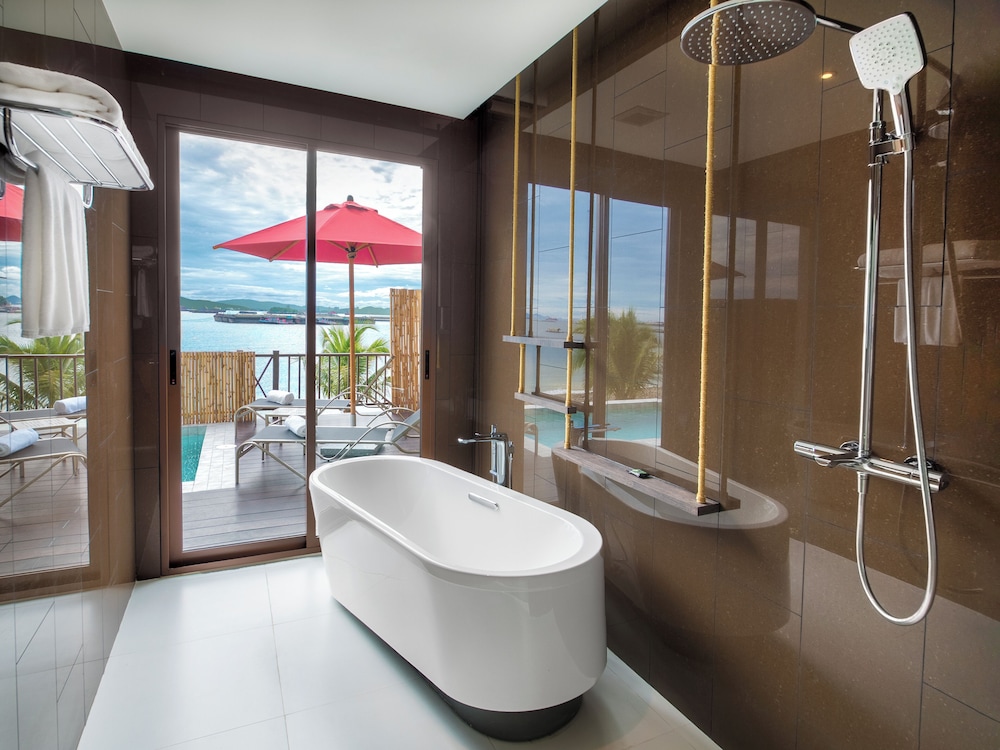 NOVOTEL KOH SI CHANG 38/41