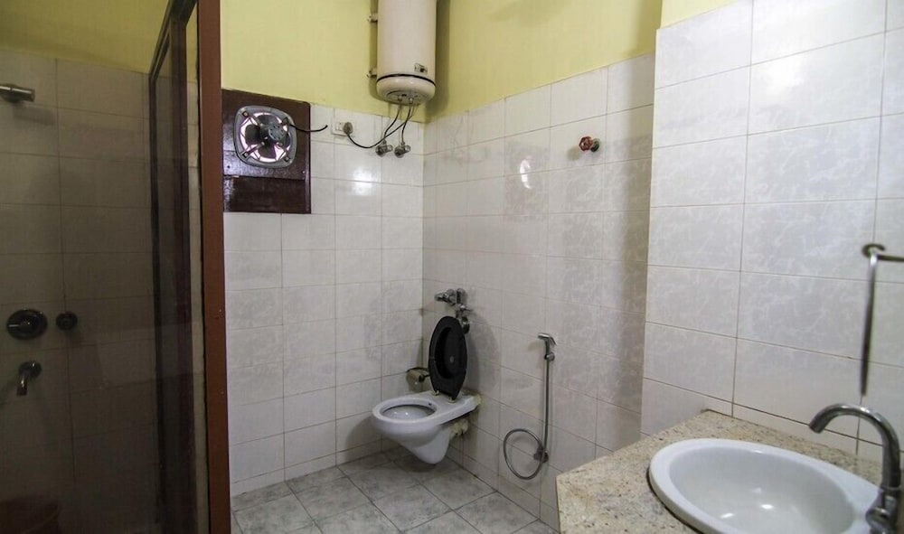 Akash Ganga Hotel 46/48