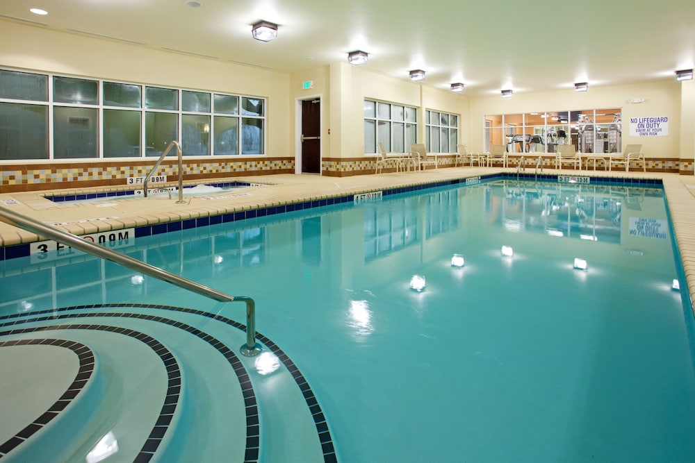 Holiday Inn Express Hotel And Suites Newberry 3/55