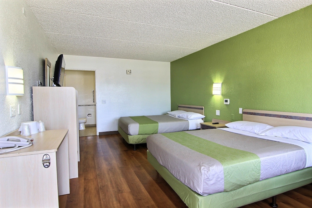 Motel6 Austin, TX - Central Downtown UT 17/53