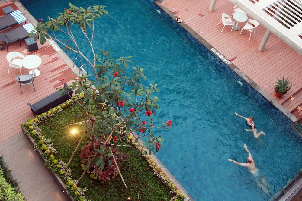 Ra Premiere Simatupang 43/48