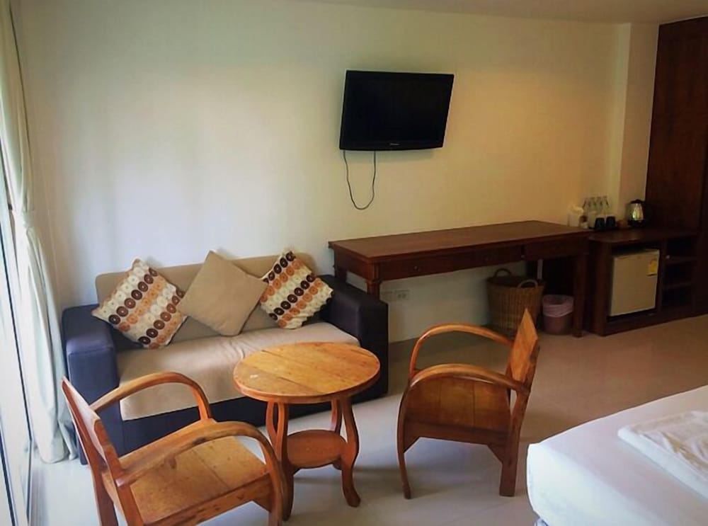 Kirati Beach Resort 25/40