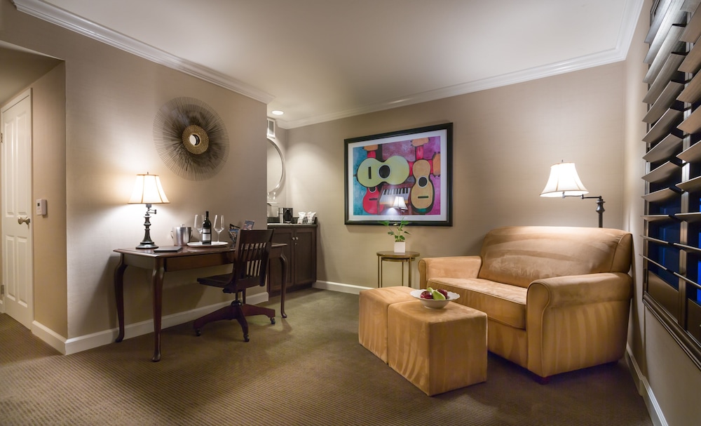 Cupertino Hotel 42/54