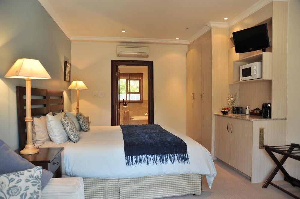 Upstairs, Extra, Luxury