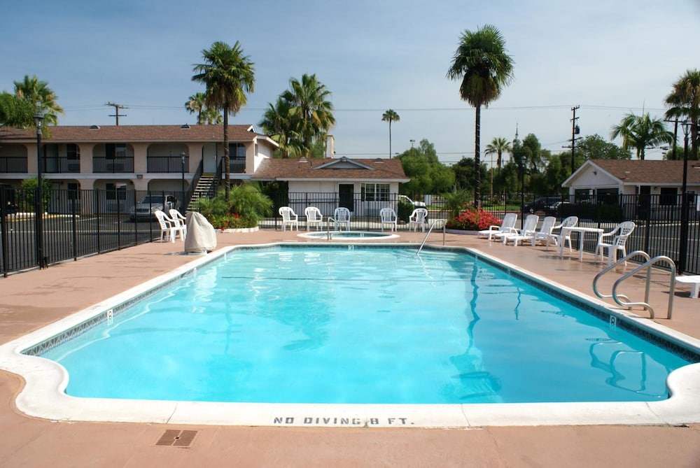 Colony Inn Buena Park 7/64