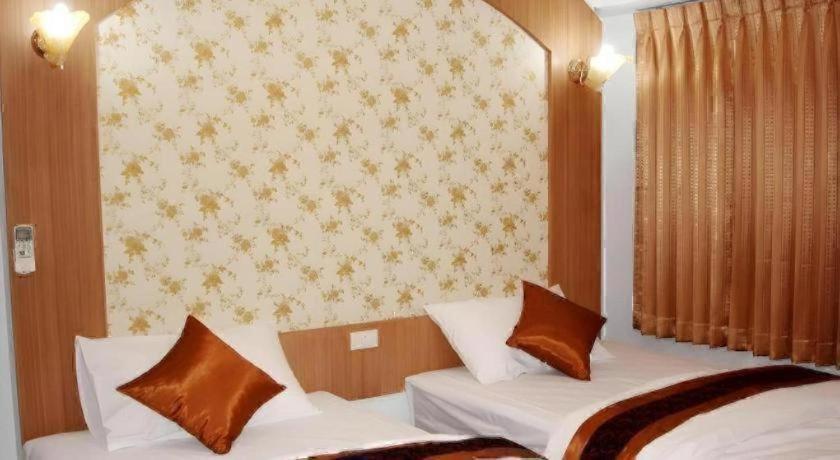 DIAMOND SWEET HOTEL 25/54