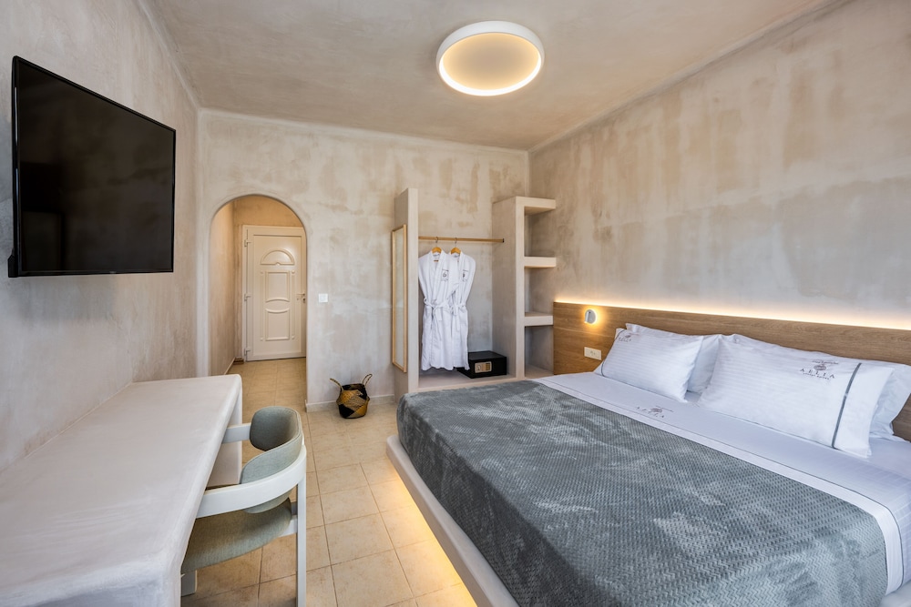 Aelia Luxury Suites 21/50