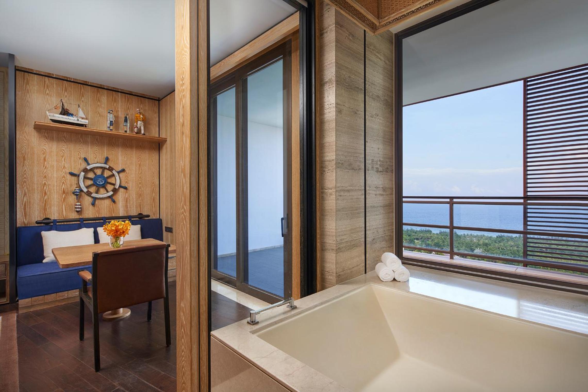 غرفة بسريرين منفصلين بإطلالة على البحر، Grand Hyatt Sanya Haitang Bay Resort Spa 6/6
