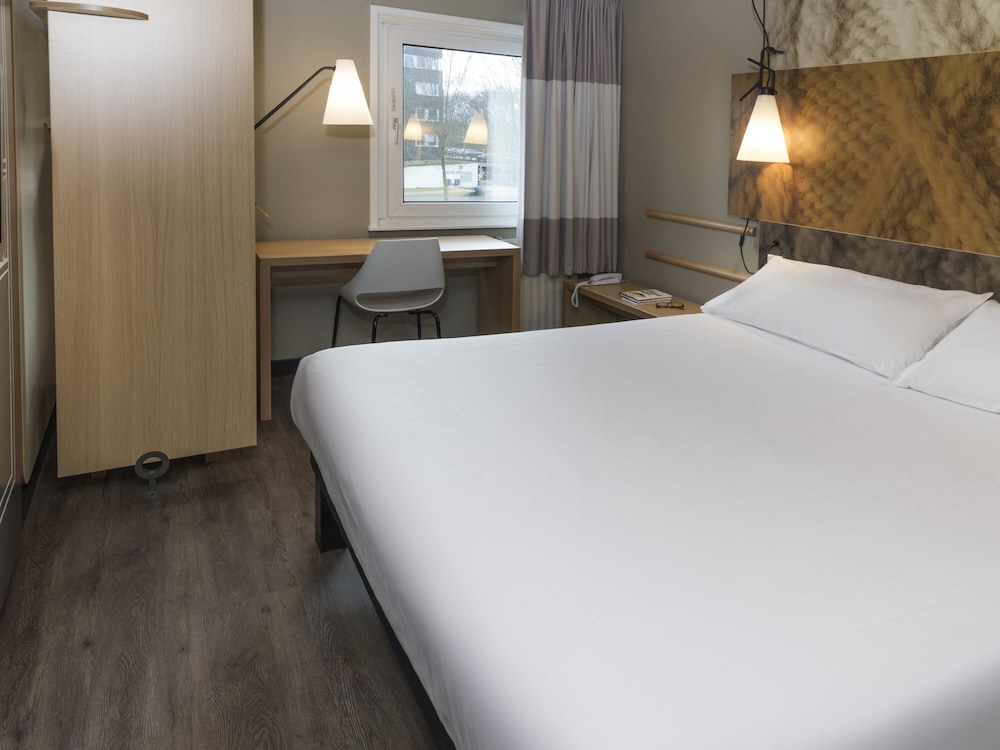 Sweet, Standard, Double Bed