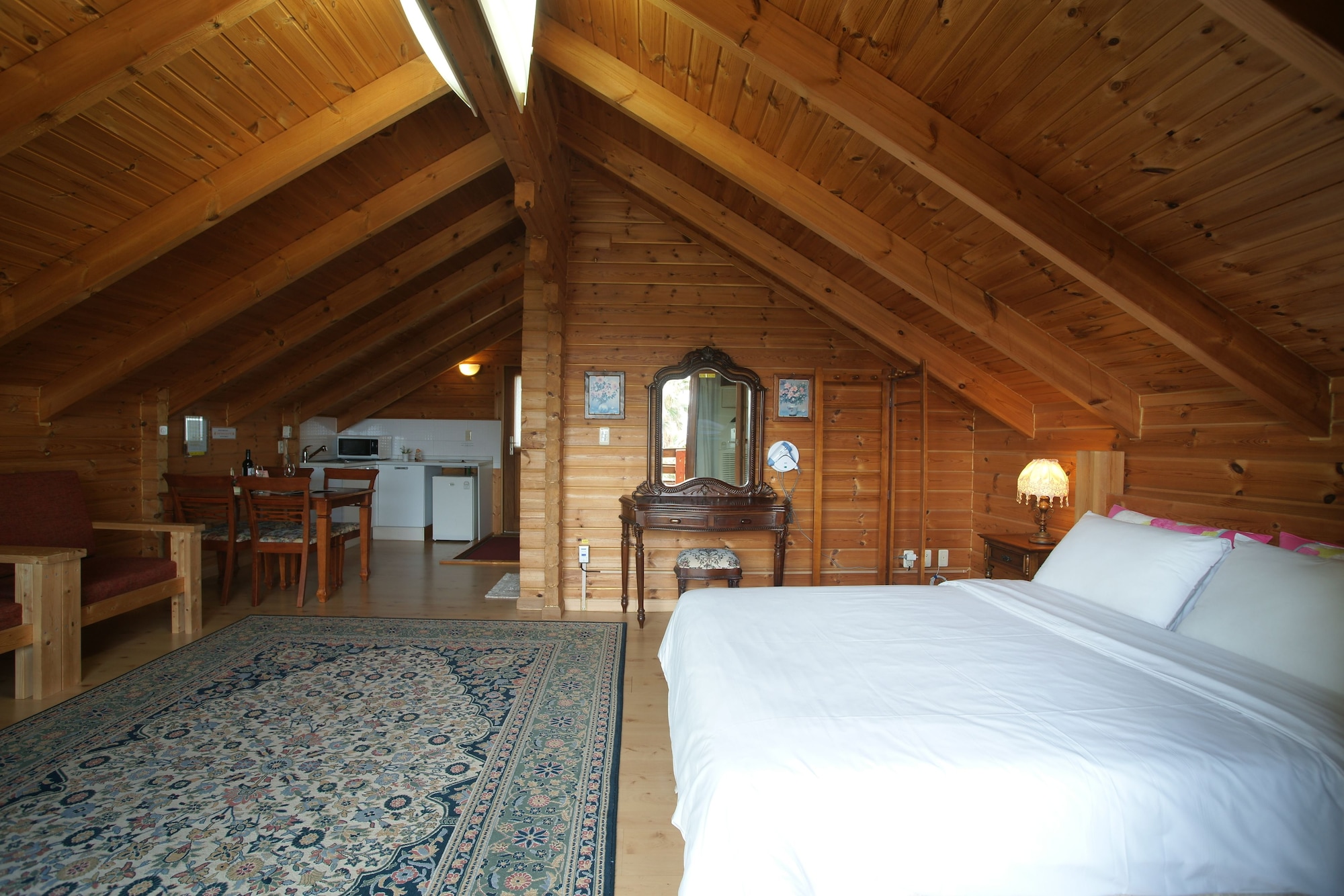 DELUXE, STUDIO, BALCONY