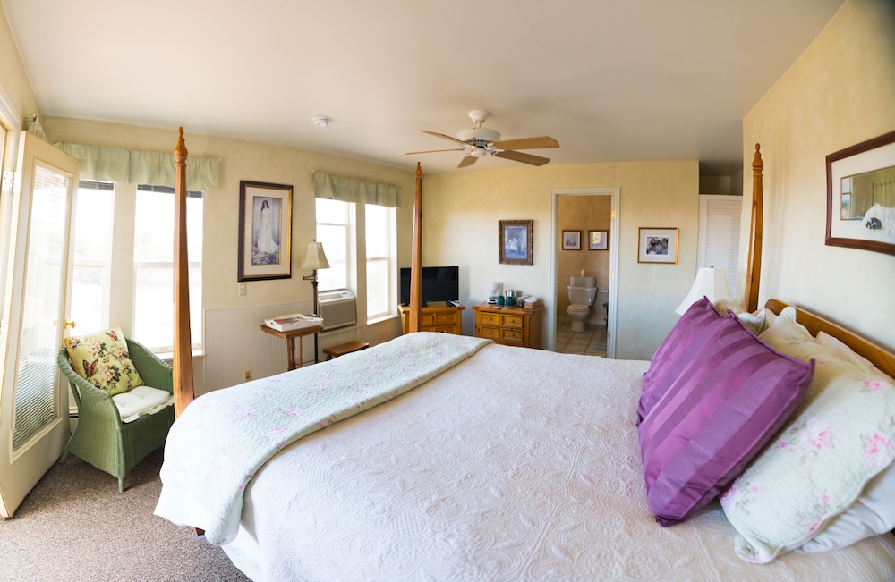 Skyridge Inn Bed & Breakfast 12/73