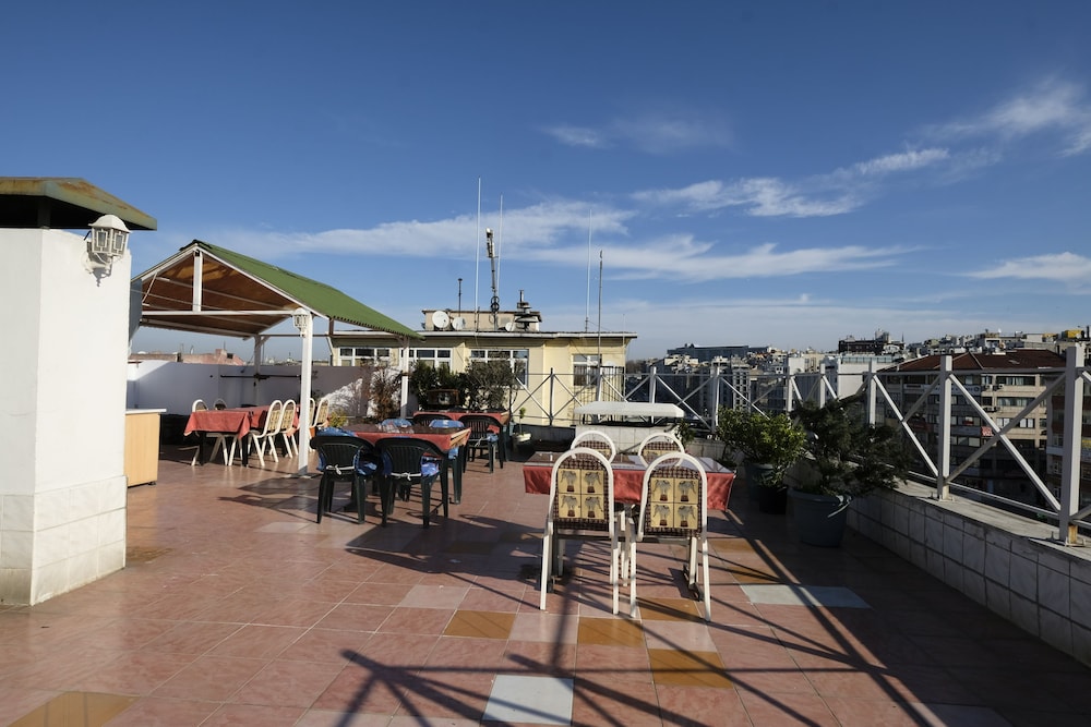 Ozbek Hotel 55/64