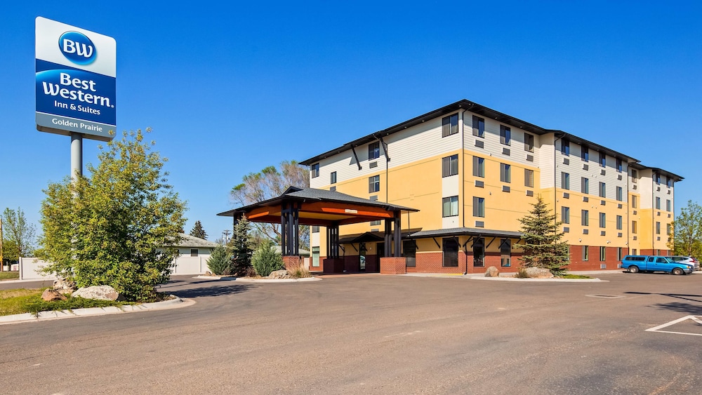Best Western Golden Prairie Inn & Suites 1/38