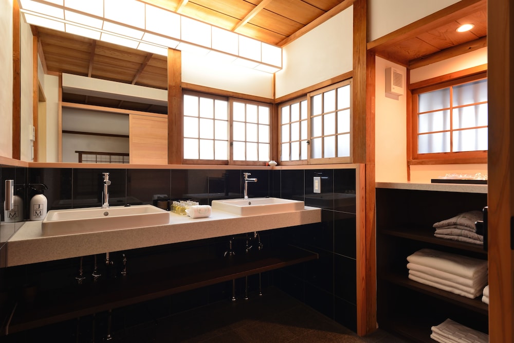 AOI Suites at Nanzenji Kan-un-an 92/92