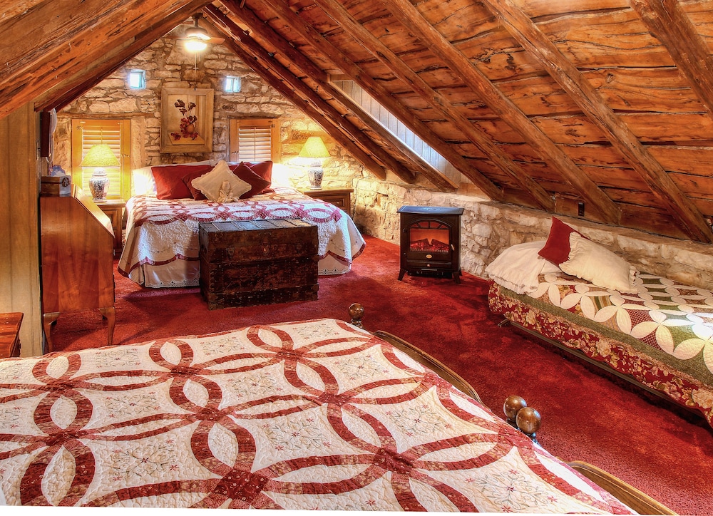Kuebler Waldrip Haus Bed and Breakfast 6/50