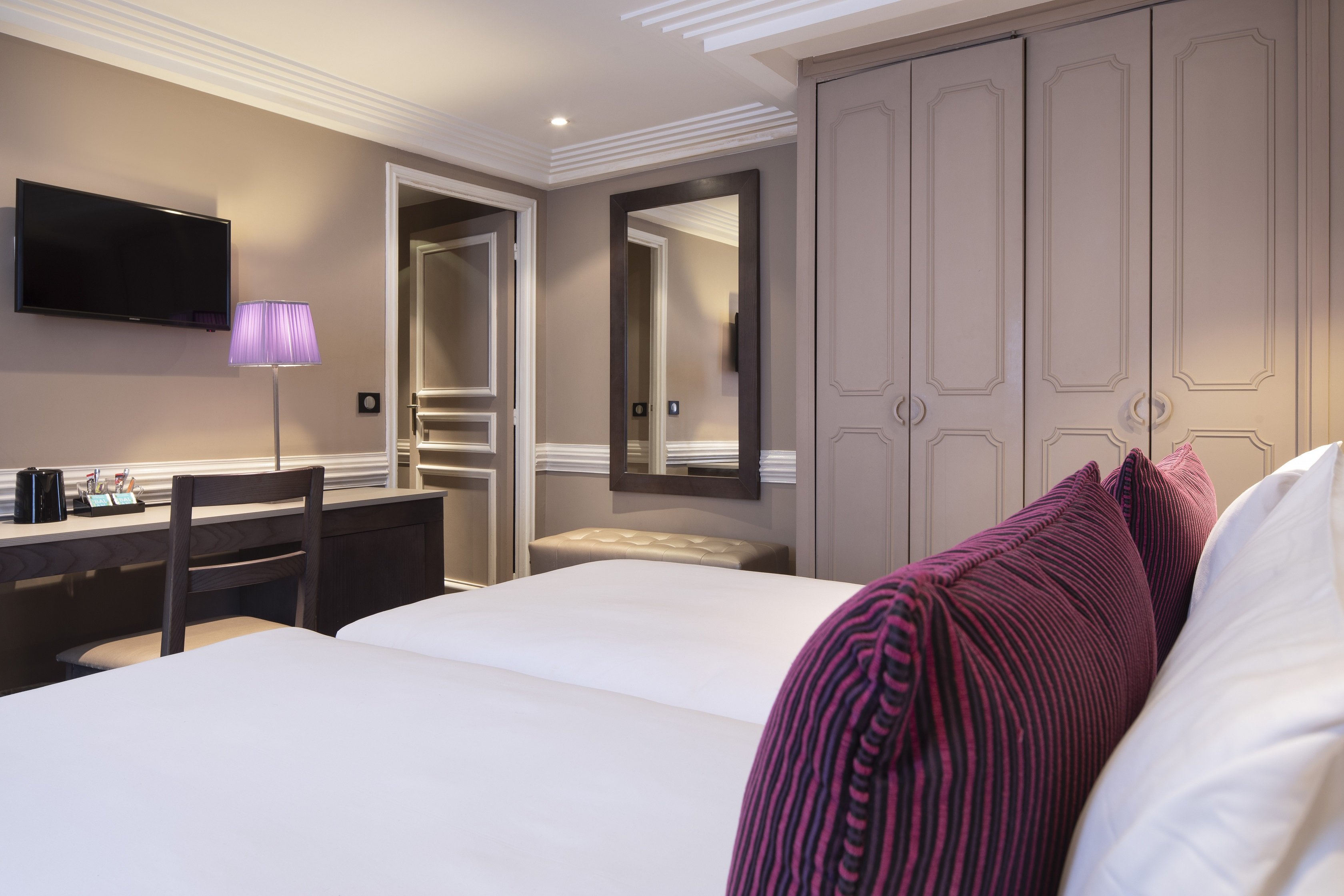 Elysees Hotel 30/40
