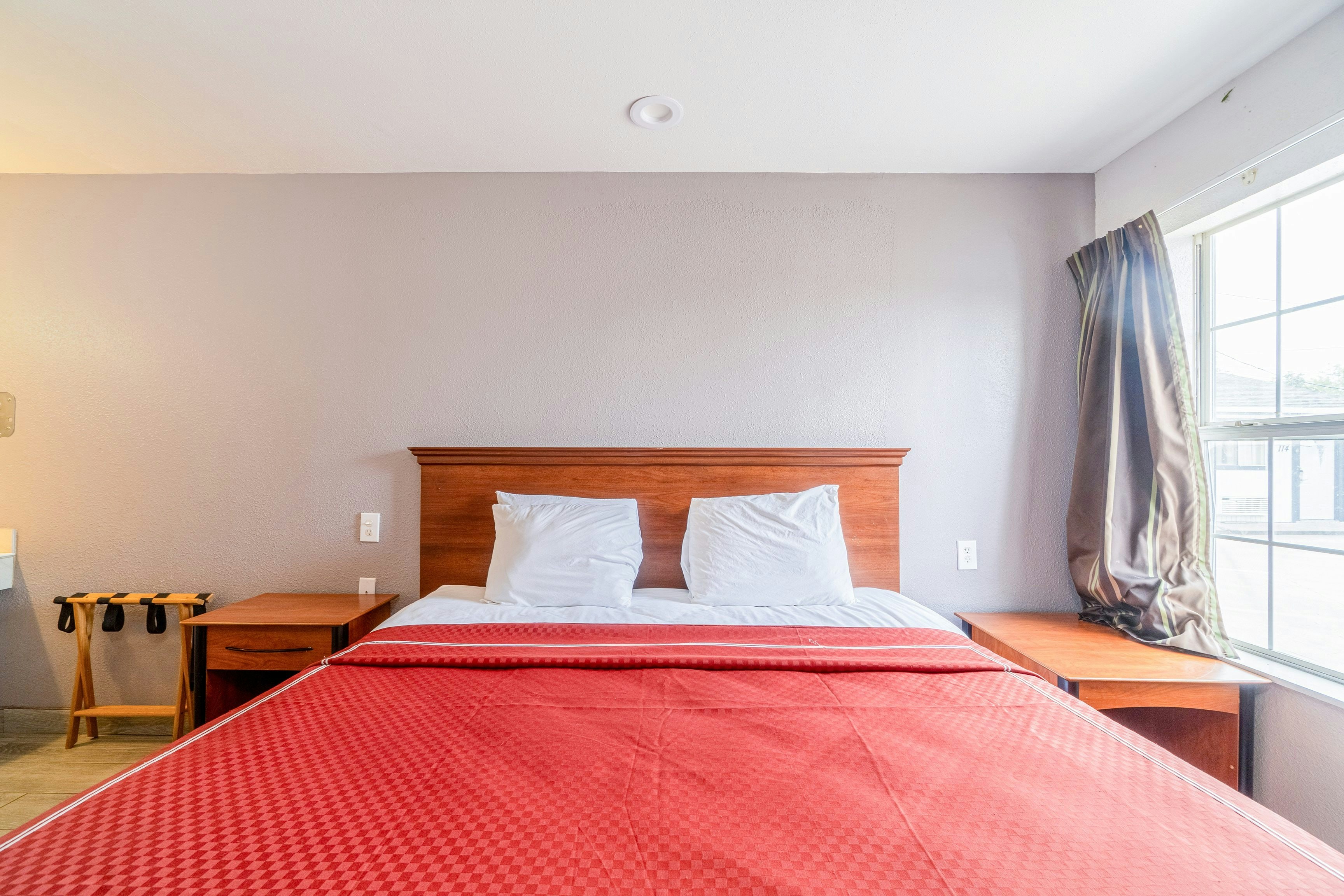 OYO Budget Inn Falfurrias Hwy 281 11/50