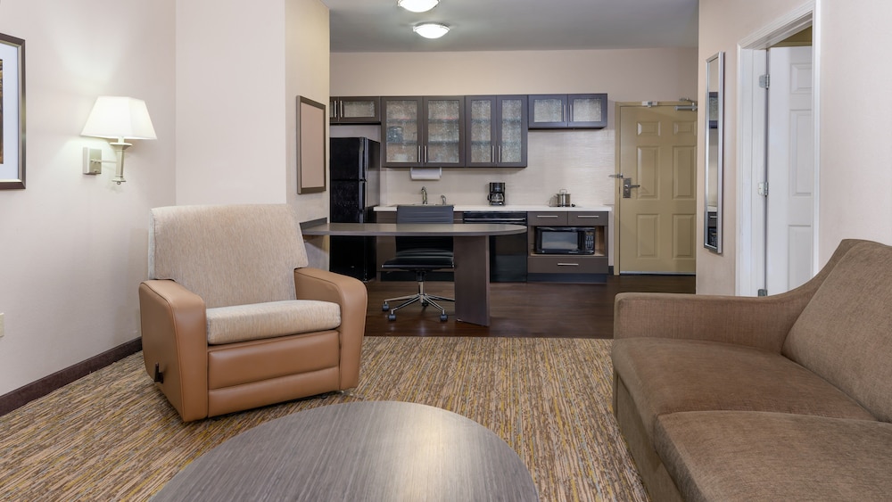 Candlewood Suites Athens 40/57