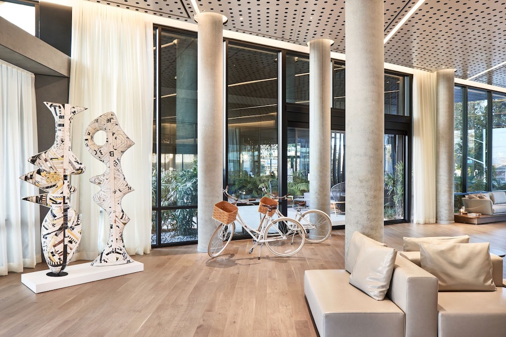 AC Hotel by Marriott Sunnyvale Moffett Park 26/48