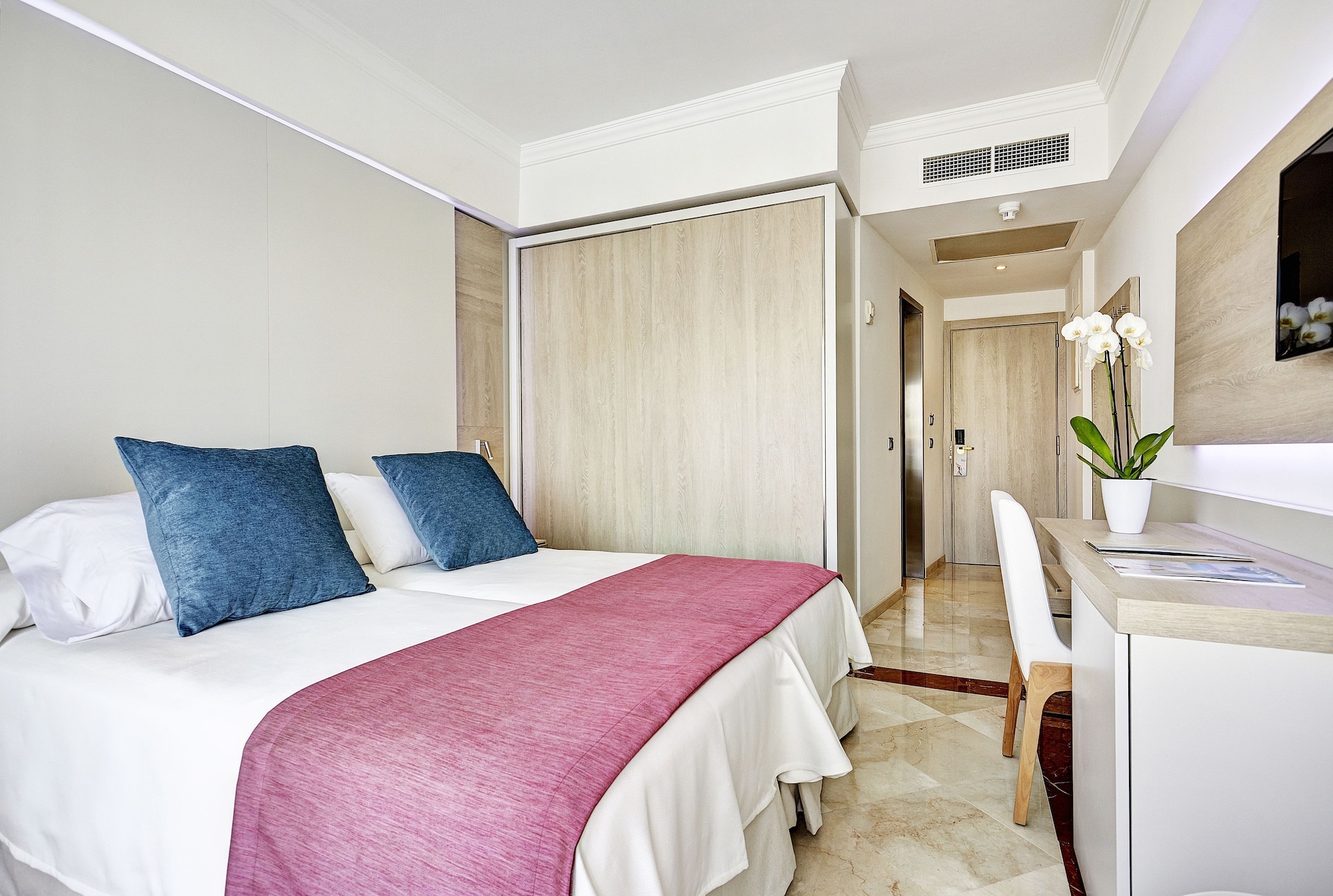 ROOM, DOUBLE BED, BALCONY