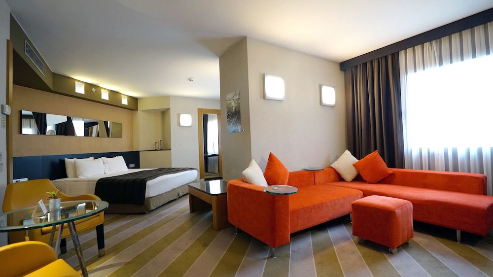 Point Hotel Taksim 48/68