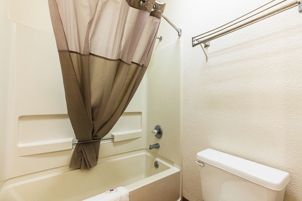 Motel6 Covington, TN 37/38