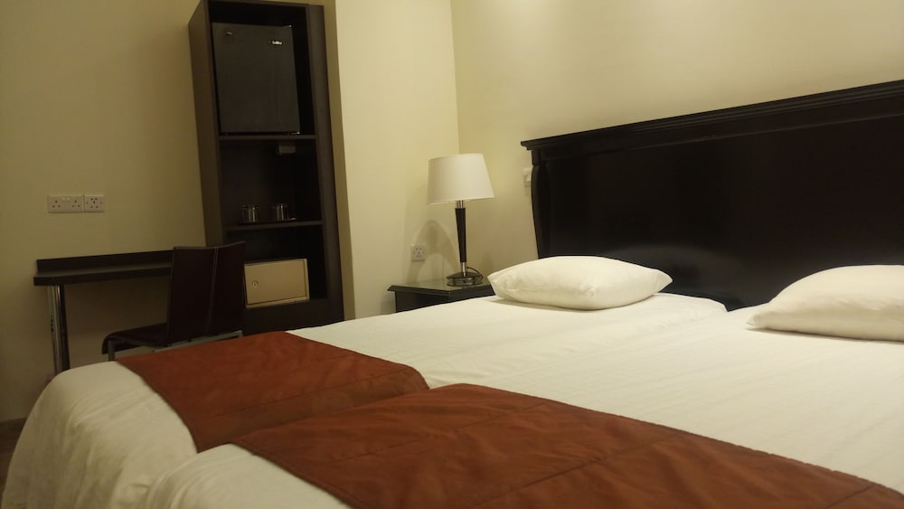 Castelli Hotel 24/69