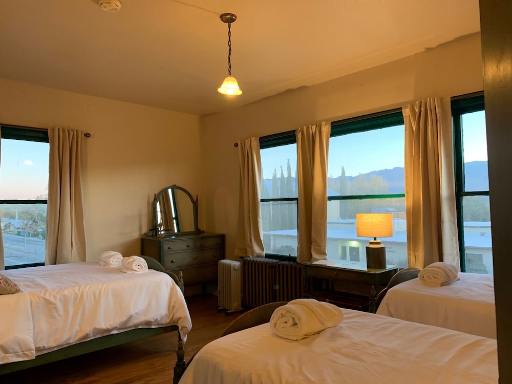 Winnedumah HOtel 11/50