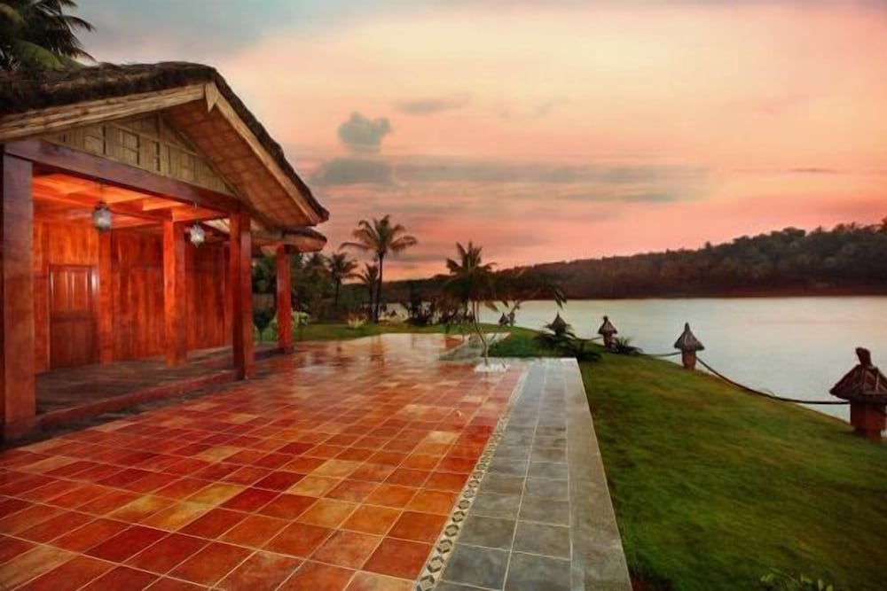 Fragrant Nature Backwater Resort & Ayurveda Spa 23/50